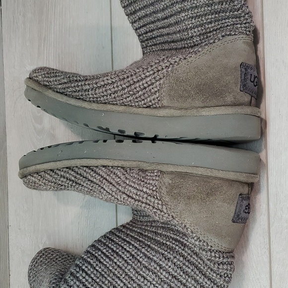 Ugg Australia Women Cardi Sweater 3 buttons Boots shoes sz 6 - Picture 8 of 13